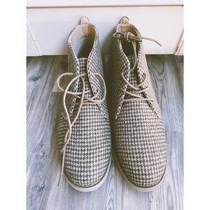 Bass Elyse houndstooth brown lace boots